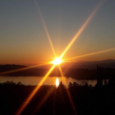 가비라테 Tramonto Al Lago 아파트 외부 사진